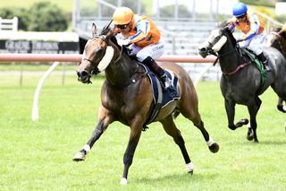 Avantage claiming her second Pearl Series bonus in a row in the $22,500 NZB Insurance Pearl Series Race (1200m) at Ellerlsie.